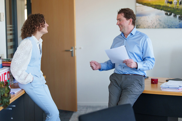 Collega's aan het kletsen